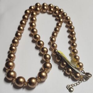 Elegant Gold Pearlescent Beaded Necklace